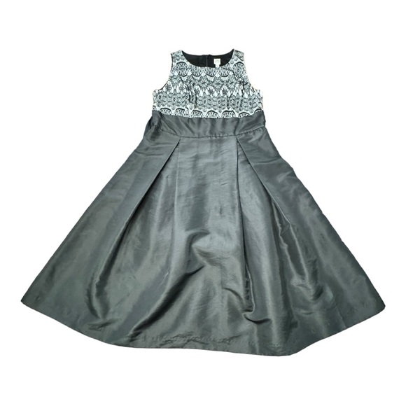 Signature by Sangria Dresses & Skirts - Sangria A-Line Lace Black Knee Length Dress Dressy Formal Party Women’s Size 8